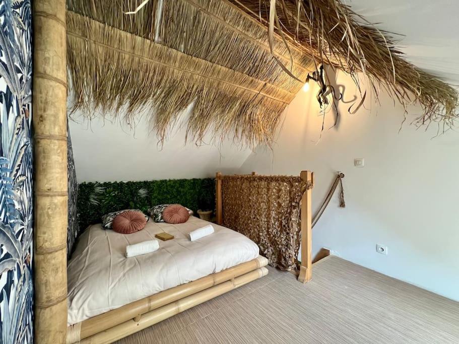 Nuit Dans La Jungle - Love Room Souppes-sur-Loing Exteriör bild