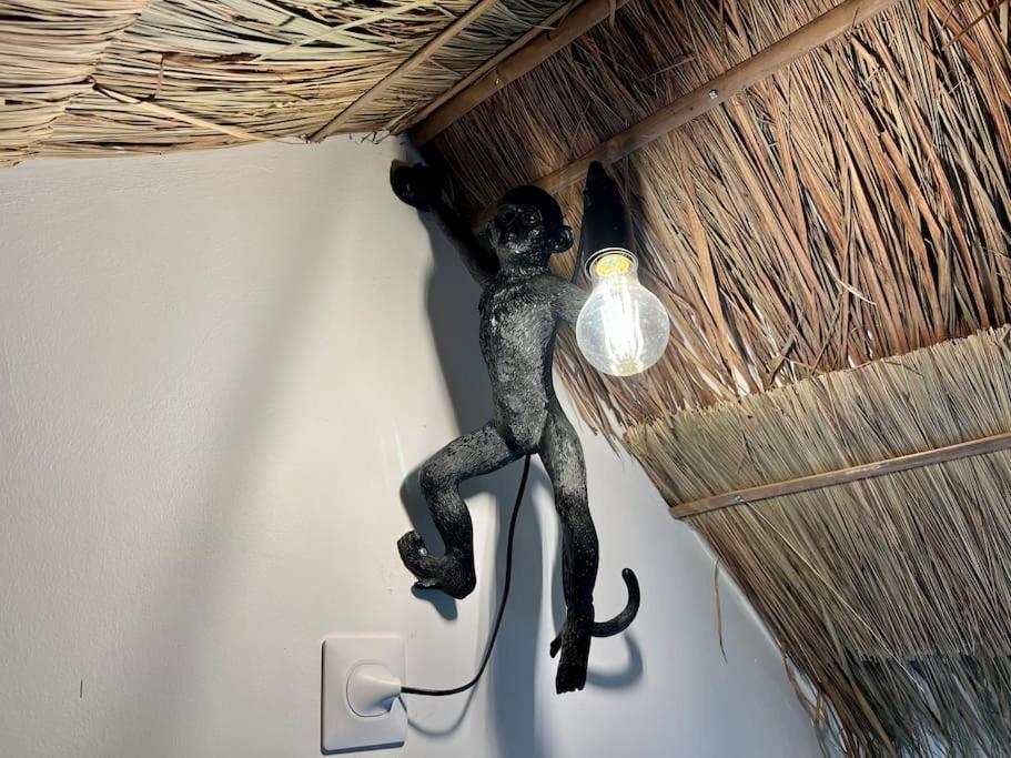 Nuit Dans La Jungle - Love Room Souppes-sur-Loing Exteriör bild