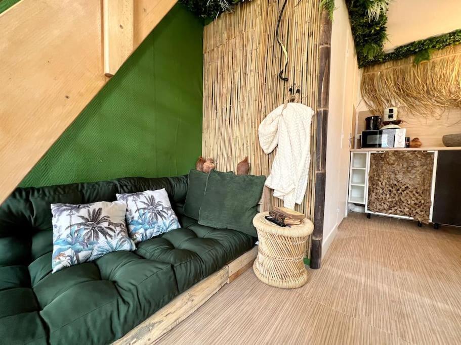 Nuit Dans La Jungle - Love Room Souppes-sur-Loing Exteriör bild