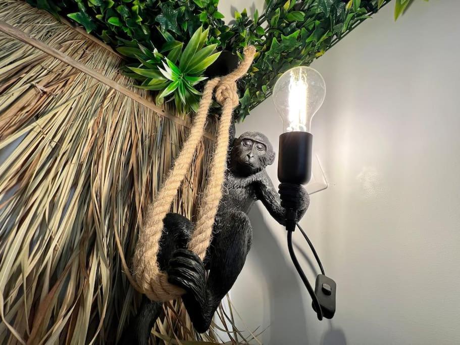 Nuit Dans La Jungle - Love Room Souppes-sur-Loing Exteriör bild